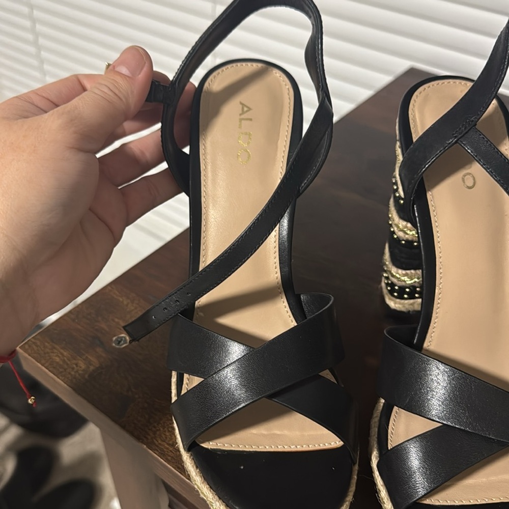 Sandals - Picture 7 of 7